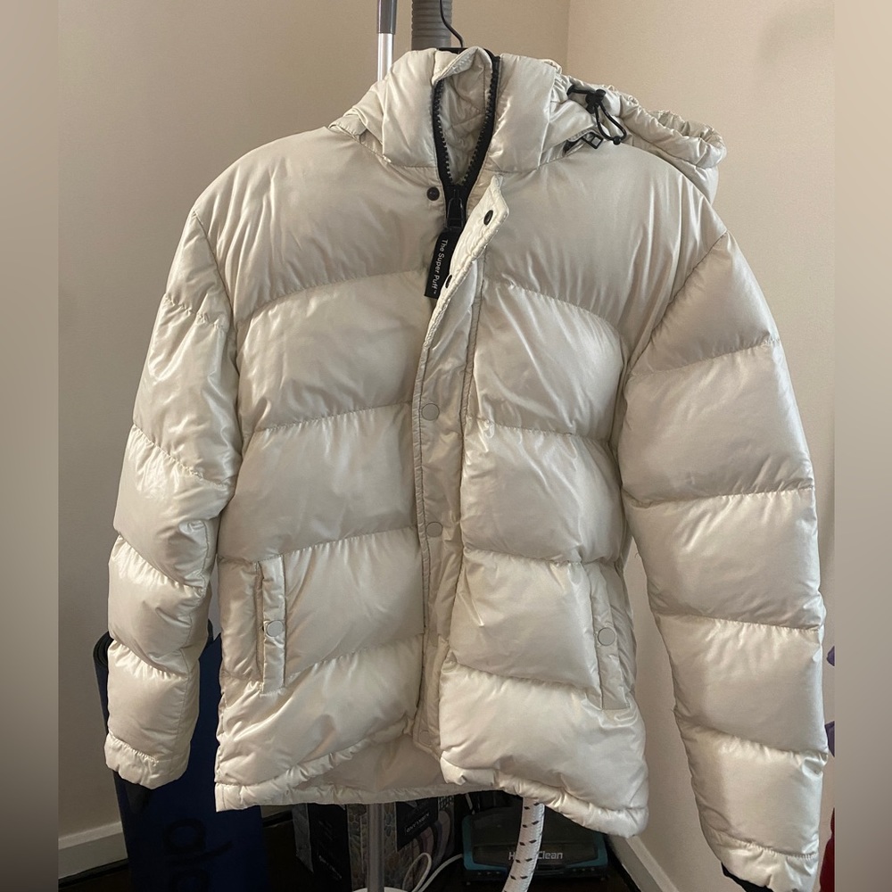 Aritzia TNA Super Puff XXS white